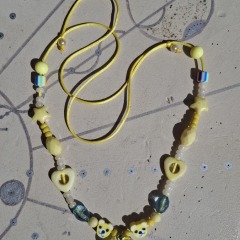 Yellow kids necklace with heart and teddy bears