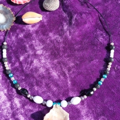Choker with ocean shell 