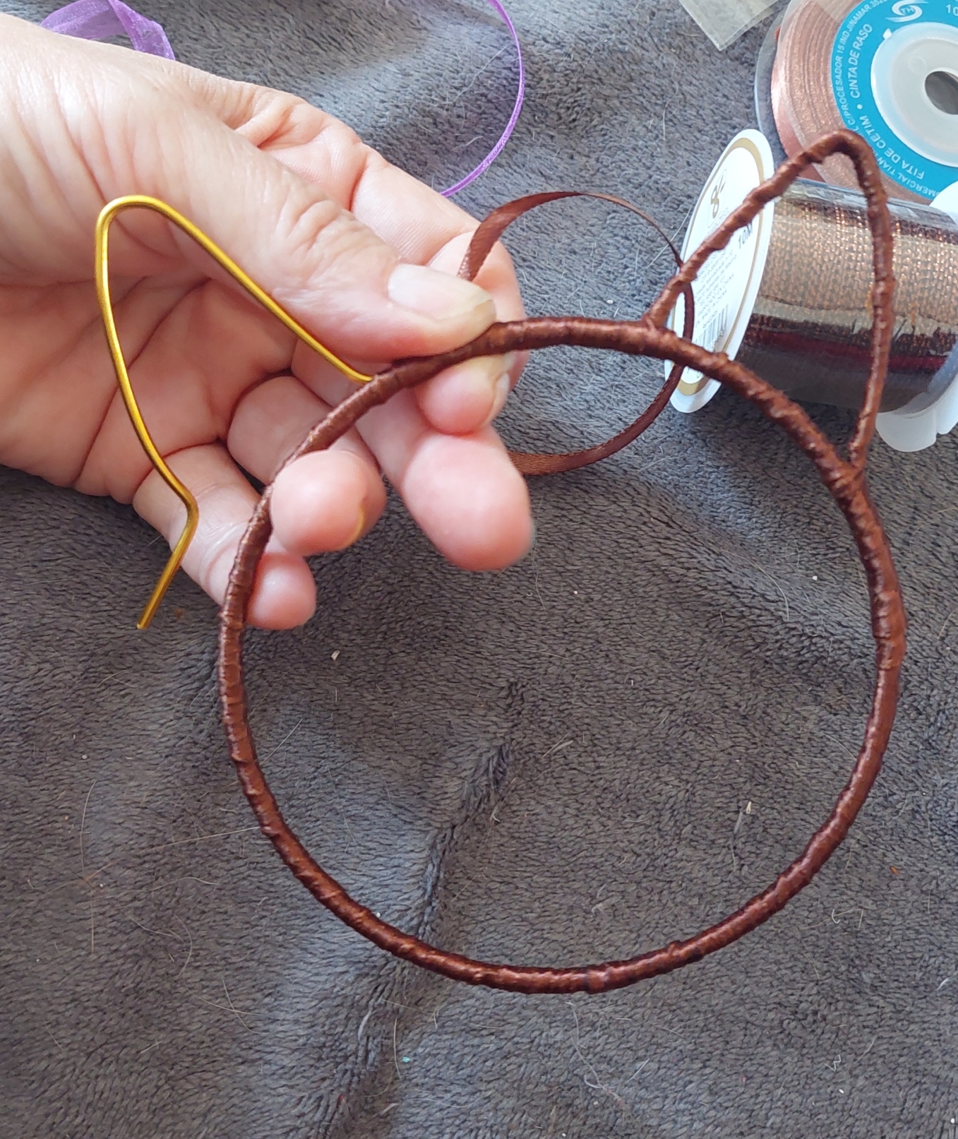 A cat "dreamcatcher" head in the making 